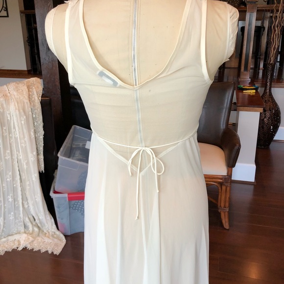 Flora Nikrooz L long embroidered chemise NEW - Picture 5 of 7